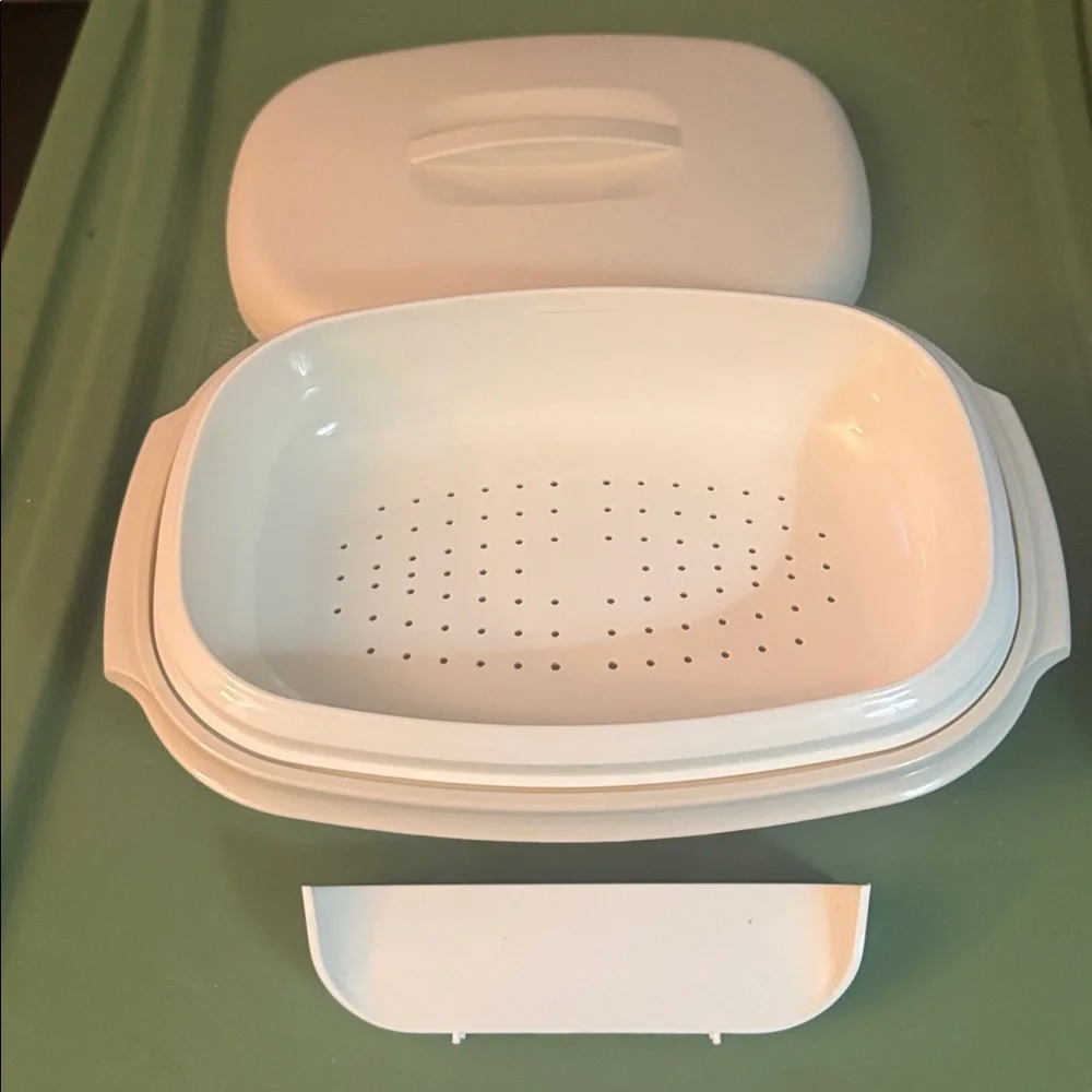 VINTAGE TUPPERWARE 4-PIECE MICROWAVE STEAMER